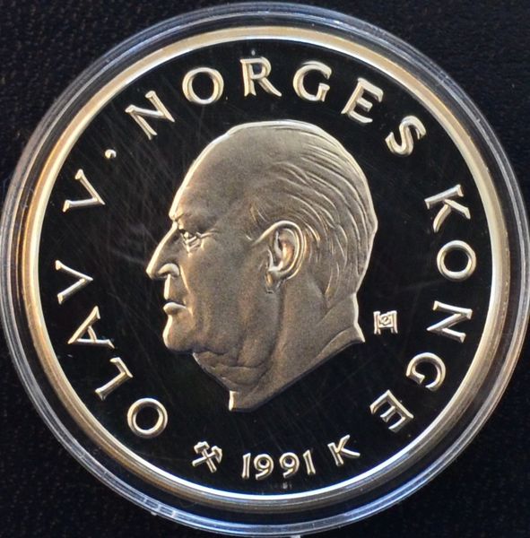 Hovedbilde 50 kr 1991 - Familie på tur