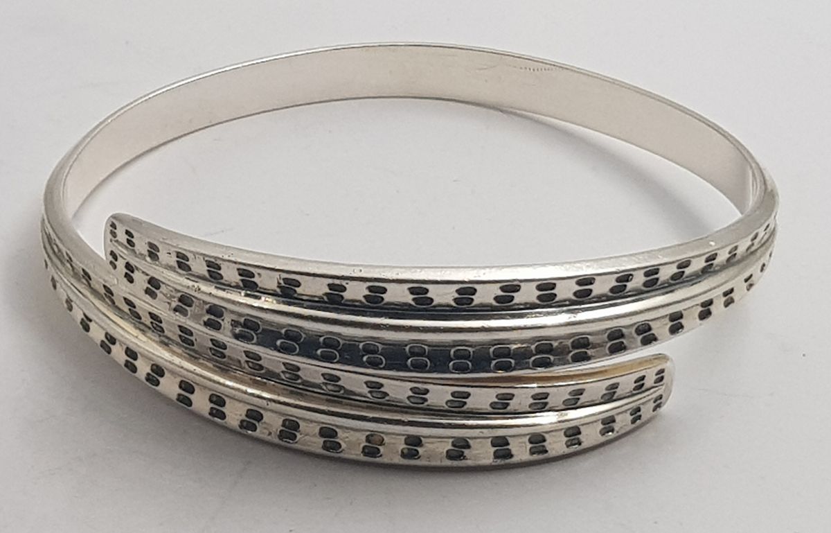 Armring i 925 S i Sagaserien av Bjørn Sigurd Østern for D.A.