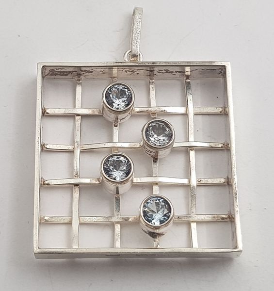 Hovedbilde Anheng med 4 stener i 830 S. fra Kultaseppa ...