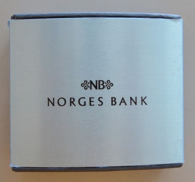 Hovedbilde 100 kr 2001 - Nobel