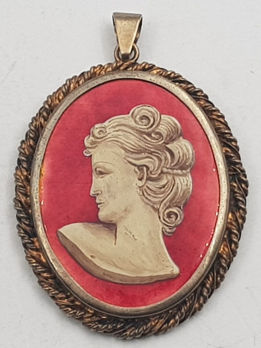 Anheng med rød emalje i 925 S