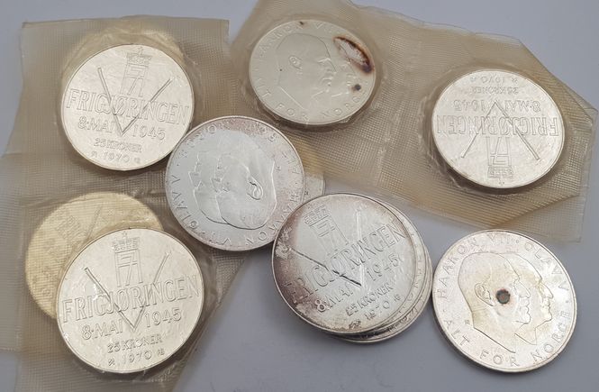 Hovedbilde 25 kr 1970 i varierende kvalitet